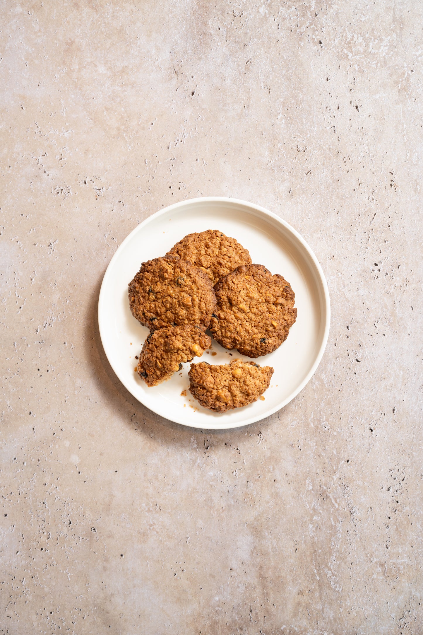 Haverkoeken met rozijnen en hazelnoten